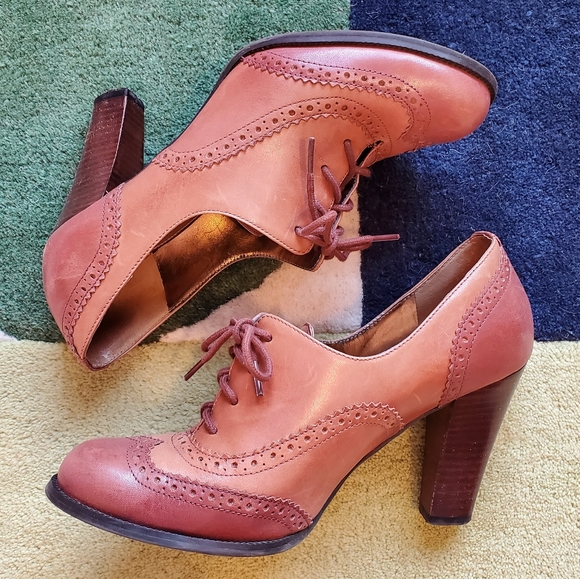 MARC FISHER Heeled Oxfords - Picture 2 of 7